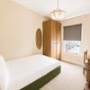 Photo 8: Room 4