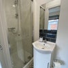 Photo 4: En suite