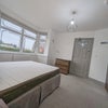 Photo 4: Room 1 En Suite