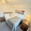 Photo 6: Room 8 En Suite