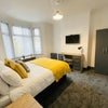 Photo 10: Room 1