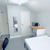 Photo 3: Double ensuite room