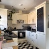 Photo 7: Shared kitchen 