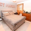 Photo 5: bedroom