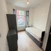 Photo 6: Room 1