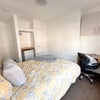 Photo 3: Room 4