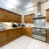 Photo 6: Kitchen