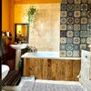 Photo 4: bathroom