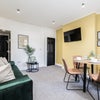 Photo 7: Beautiful communal Lounge