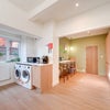 Photo 4: Kitchen
