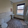 Photo 8: Bathroom x3