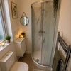 Photo 6: Room 5 Bathroom