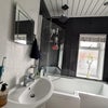 Photo 5: Upstairs bathroom 