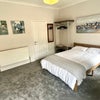 Photo 9: Room 1