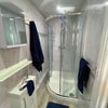 Photo 4: En suite