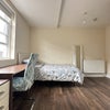 Photo 3: Double en-suite (3)