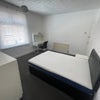 Photo 6: Room 1