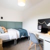 Photo 13: Double room with shared bathroom