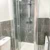Photo 4: Room 2 ensuite 