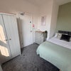 Photo 6: room 3