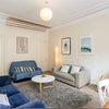 Photo 4: Lounge 
