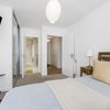 Photo 5: Ensuite Room E1