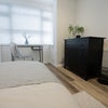 Photo 3: Room 1