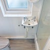 Photo 11: Bathroom (wc, sink & shower)
