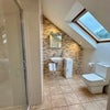 Photo 3: en-suite topfloor