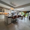 Photo 5: Kitchen