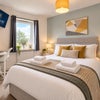 Photo 6: Room 4