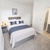 Photo 6: Room 5 En Suite