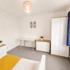 Photo 8: Room 1