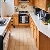 Photo 7: Kitchen