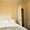 Photo 10: Room 2