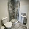 Photo 4: Room 4, Ensuite