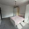 Photo 8: room 5