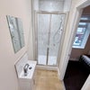 Photo 9: Room 2 en-suite