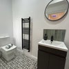Photo 3: Studio 5 En-Suite