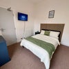 Photo 6: Room 4 