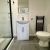Photo 3: Room 6 Ensuite