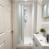 Photo 6: Room 6 Ensuite