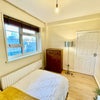 Photo 9: Mid-size double room for single use: £245pw / £1061pcm