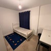 Photo 4: Downstairs single, 650 pcm