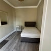 Photo 6: Room 4