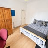 Photo 9: Room 1