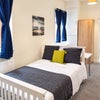 Photo 2: En Suite Room