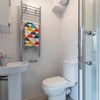 Photo 5: Private en-suite bathroom