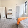 Photo 3: Room 3 En Suite