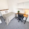 Photo 4: Room 3 En Suite